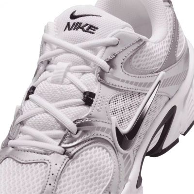 8. Nike Men's Shoes V5 RNR HJ5228-104