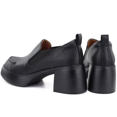 5. Women's black leather high-heeled shoes D&A S.Barski CR62-3525