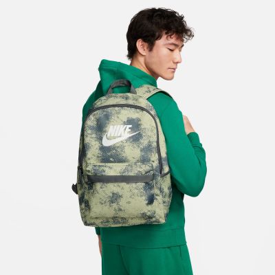 3. Nike Heritage Backpack FN0783-371