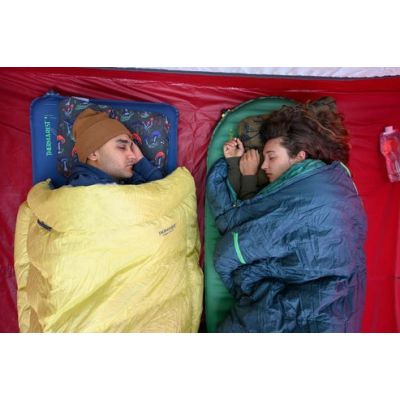 5. Compressible pillow cinch s-outer space THERM-A-REST