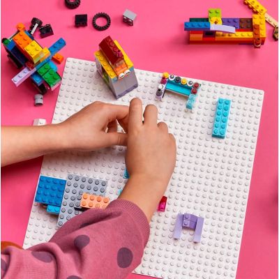 5. LEGO Classic 11026 White Baseplate