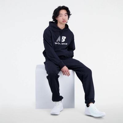 4. New Balance Essentials Stacked Logo Frenc Hoodie M MT31537BK