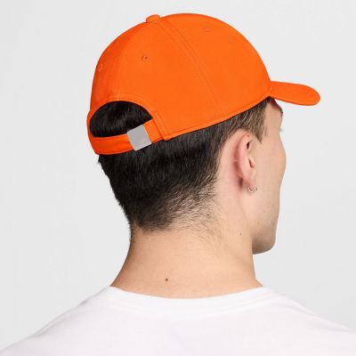 3. Nike Club Structured Metal Logo FB5371-819 Cap