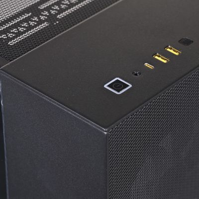 17. Corsair 2500X RGB ICUELINK BLACK case