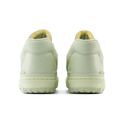 12. New Balance unisex BB550MCC shoes
