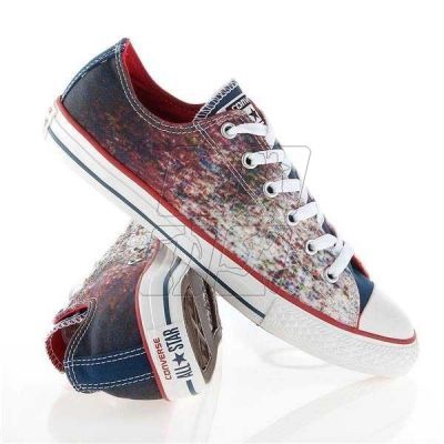 9. Converse Chuck Taylor All Star Jr 647644C