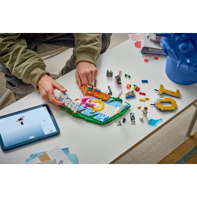 18. LEGO Editions 43011 - Lionel Messi - Football Moments