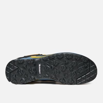 5. Garmont Akron GTX Adult Blue