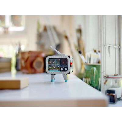 8. LEGO Creator 31147 Retro Camera