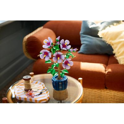 5. LEGO 10372 Botanical Collection - Hibiscus