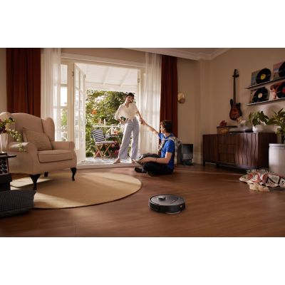 16. Roborock Qrevo 5AE black cleaning robot