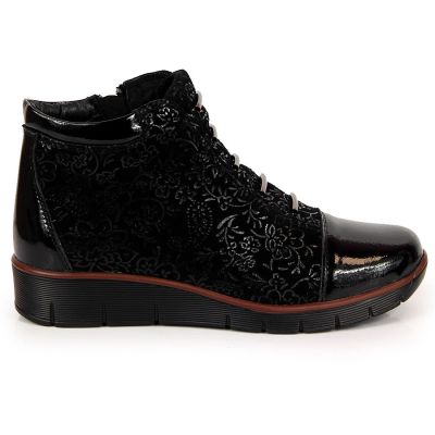 16. Women’s black insulated leather ankle boots with print, Filippo
