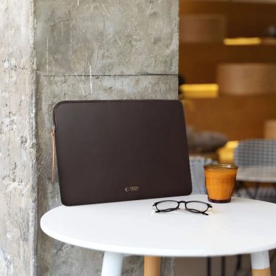 9. Tech-Protect Fleece Laptop Bag 13-14" - Brown