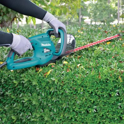 2. MAKITA UH5570 Electric Hedge Trimmer (550 mm)