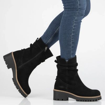 8. Women's leather ankle boots, ruffled, black, Filippo DBT6402