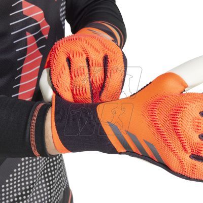 2. Adidas Predator Pro Gloves IX3868