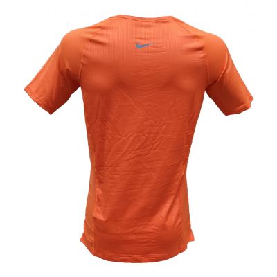 2. Nike Pro Hypercool T-shirt 927210-815