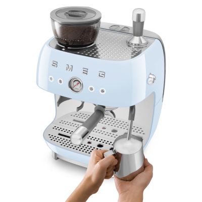 6. Smeg EGF03PBEU coffee machine Manual espresso machine 2.4 l