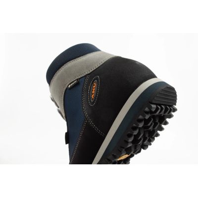 7. Aku Ultralight Gore-tex Women's Hiking Boots, Blue