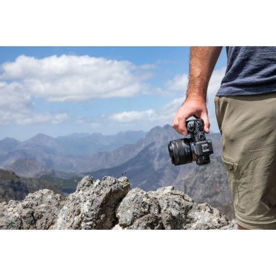 9. Canon EOS RP Mirrorless Camera Housing 26.2 MP CMOS 6240 x 4160 px Black