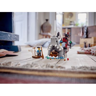 4. LEGO Creator 40597 - Scary Pirate Island