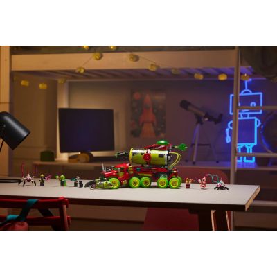 8. LEGO DREAMZzz 71499 Mateo’s Spray Truck