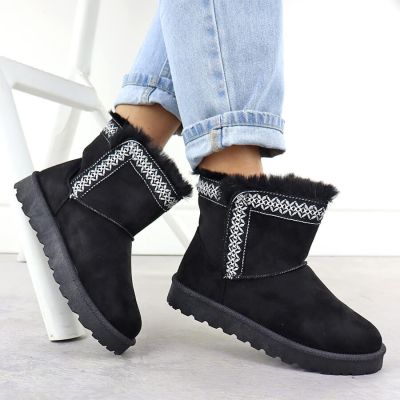 5. Women's black suede snow boots Potocki 06303