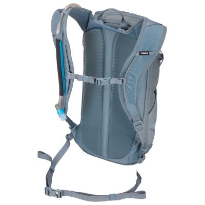 7. Thule AllTrail Hydration Backpack 16 L - pond