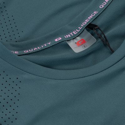 20. Women’s Short-Sleeve T-Shirt IBURN WMNS