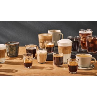 7. Siemens TQ715R03 EQ700 espresso machine (silver; 19 bar)