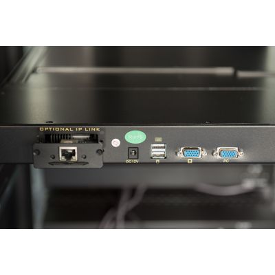 6. Digitus Modular console with 17” (43.2 cm) TFT monitor, 8-port KVM switch & touchpad, German keyboard