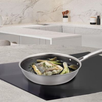 3. Wave Frying Pan 28cm MR-1212-28 MAESTRO