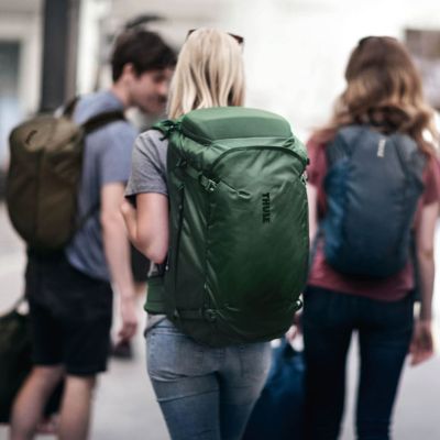 9. Thule Landmark Travel Pack 60L - blue
