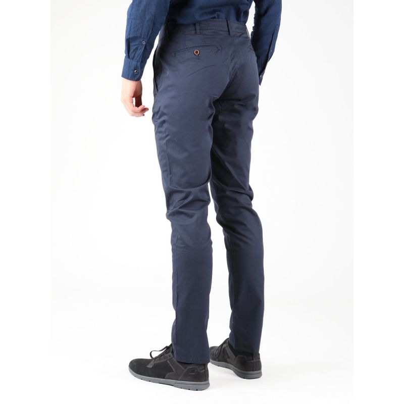 2. Wrangler Men's Chino Pants W14LOO49I