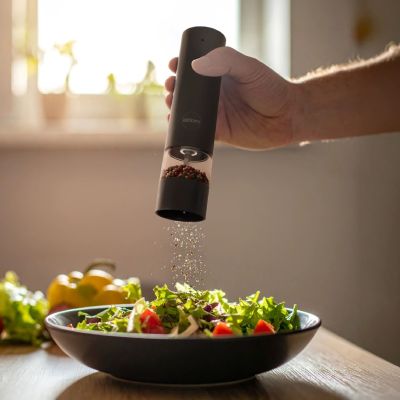 9. ELDOM ZMP5 ELECTRIC SALT AND PEPPER GRINDER SET, RECHARGEABLE, USB