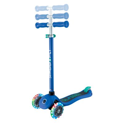 2. PRIMO LIGHTS three-wheeled scooter (423-600-4)