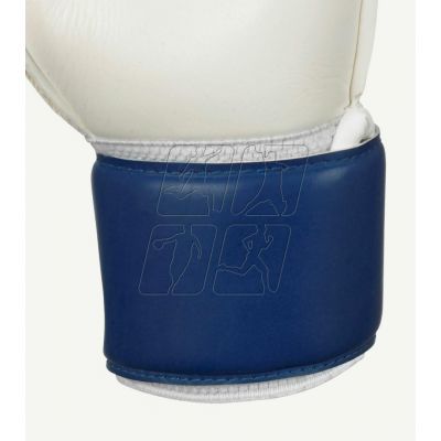 2. Select v24 Flexi Grip goalkeeper gloves T26-18421