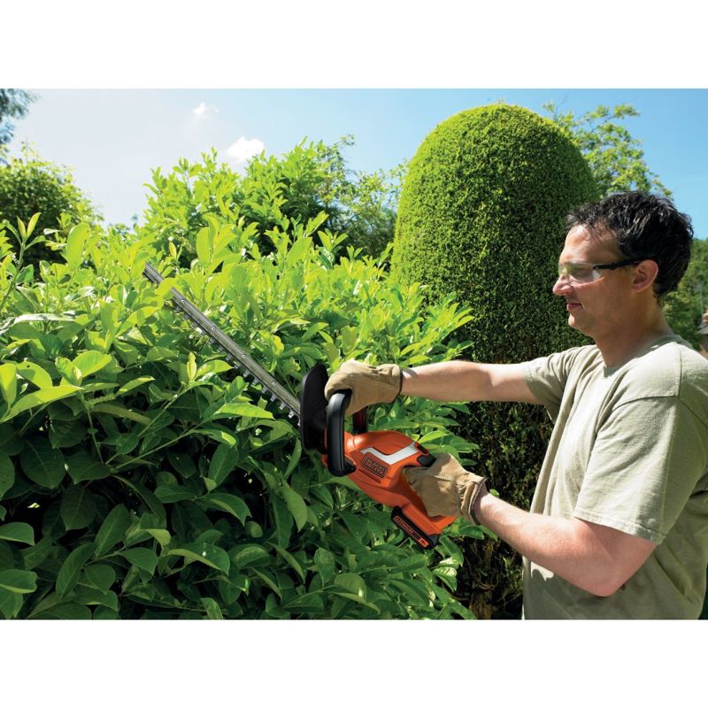 3. Cordless Hedge Trimmer 18V, 45cm GTC1845L20-QW BLACK+DECKER