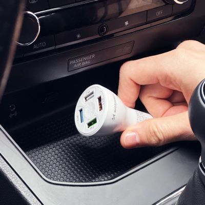 9. Wozinsky WCCAW 50W 4x USB-A QC car charger - white
