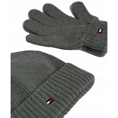 2. Tommy Hilfiger Jr Hat and Gloves AU0AU01087