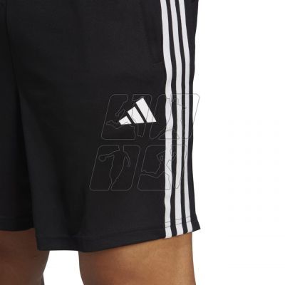 10. Adidas Train Essentials Piqué 3-Stripes M shorts IB8111