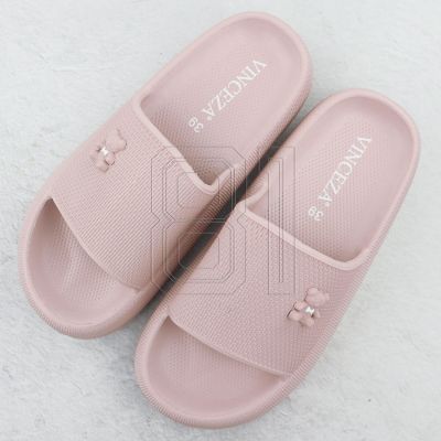 9. Vinceza W 75210 JAN403C flip-flops