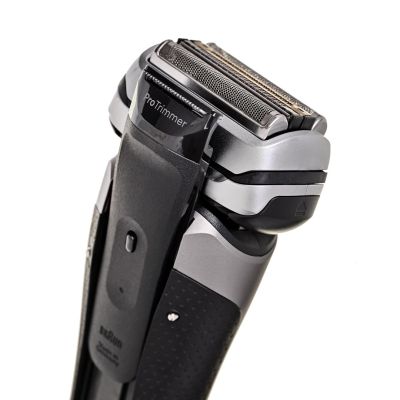 34. BRAUN 9675CC Electric Shaver Grey