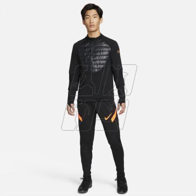 5. Nike Therma-Fit Academy Winter Warrior M DC9168-010 sweatshirt