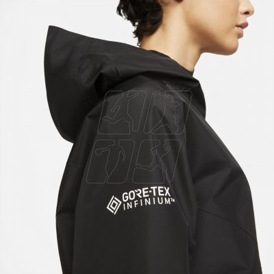 4. Nike GORE-TEX W DM7565-010 Jacket