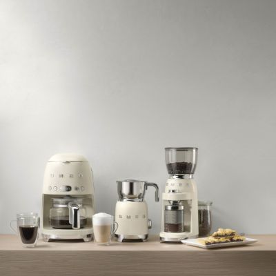37. Smeg DCF02CREU Manual Drip Coffee Maker 1.4 l