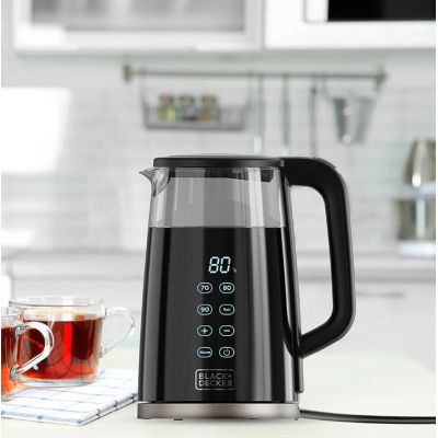 2. Black+Decker BXKE2206E electric kettle (2200W; 1.7l)
