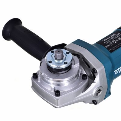 4. Makita GA900PT2 18V Angle Grinder