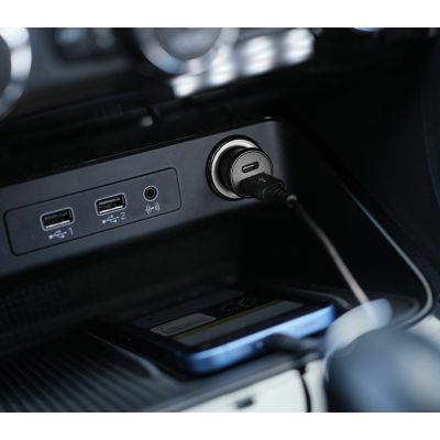 7. Trust MAXO 38W PD Car Charger