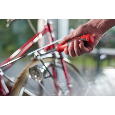 3. Magnetic screwdriver with LiftUp 25 bit magazine, assorted